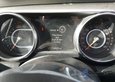 2020 Jeep Wrangler Unlimited Sahara z USA, uszkodzony, nr VIN 1C4HJXEN7LW230200